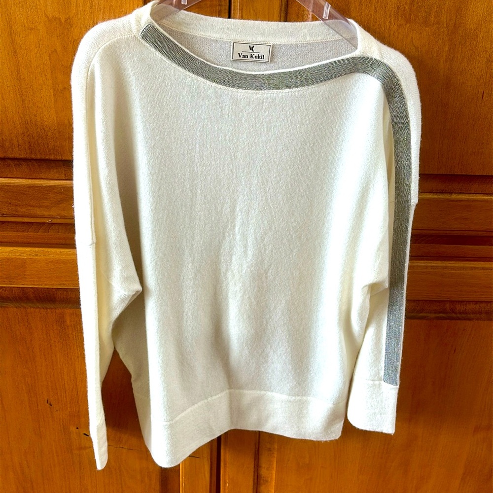 Van Kukil 100% Cashmere XS sweater in cream.  Stunning with silver accent